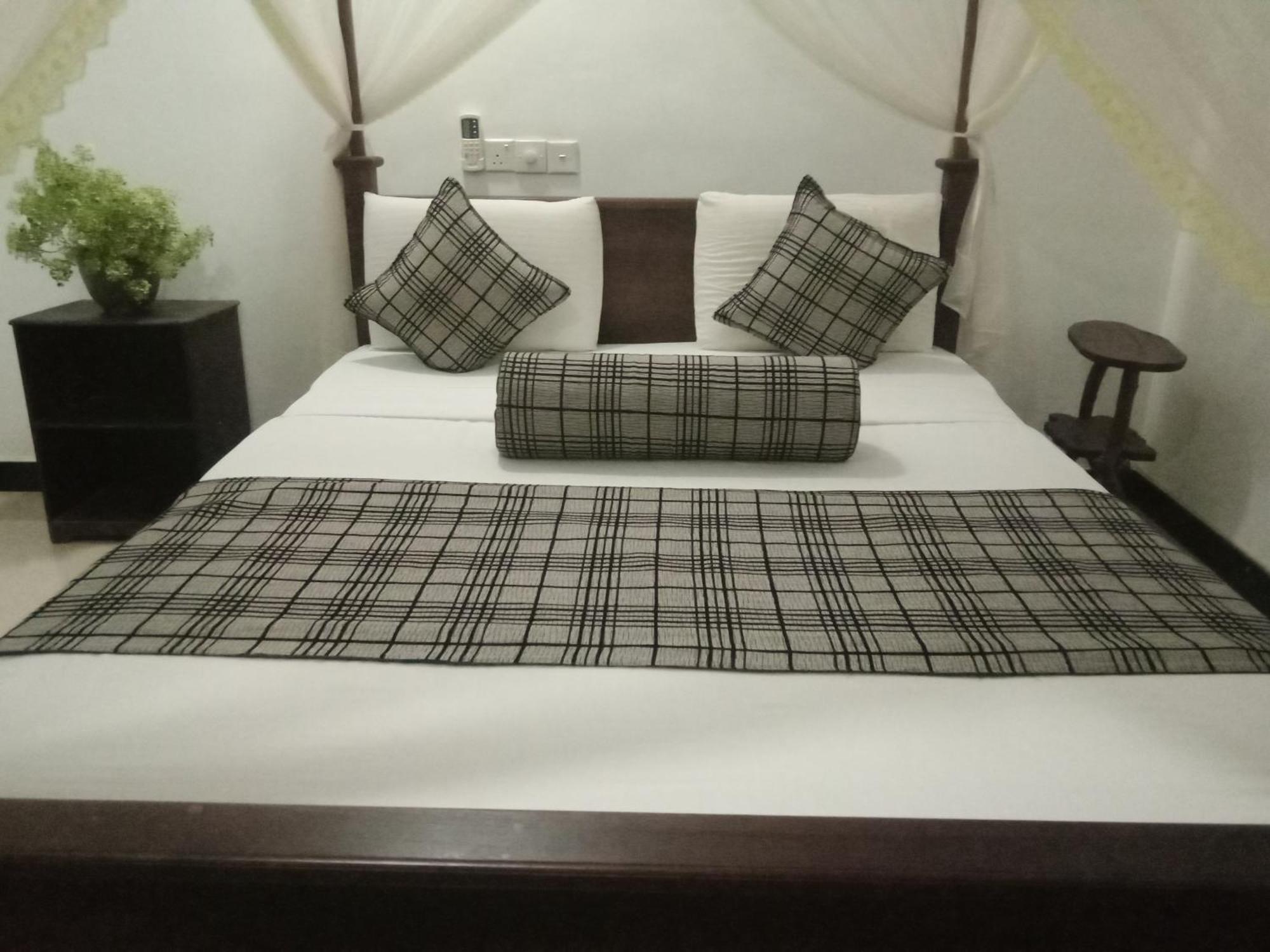 Sigiriya Rock Gate Resort エクステリア 写真